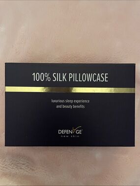 Defenage 100% Silk Pillowcase - White
